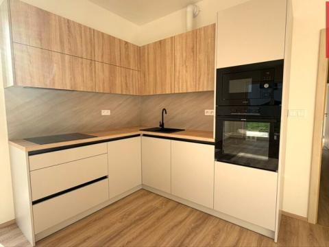 Pronájem bytu 3+kk, Opava, Císařského pluku, 77 m2
