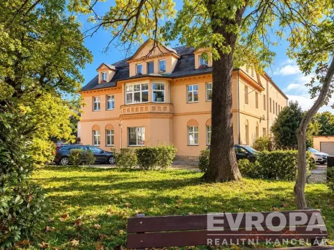 Prodej bytu 2+1, Nový Bor, Palackého náměstí, 66 m2