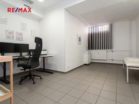 Pronájem ordinace, Praha - Nusle, Hradeckých, 39 m2