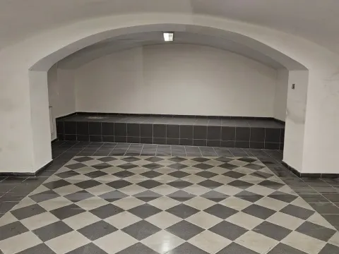 Pronájem skladu, Praha - Vinohrady, Italská, 108 m2