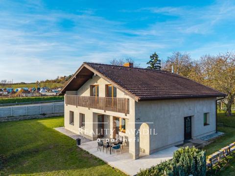 Prodej rodinného domu, Senohraby, U dálnice, 204 m2