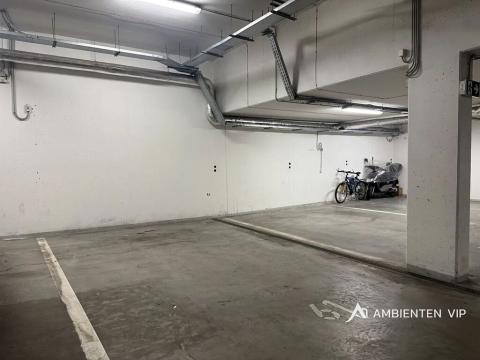 Pronájem garážového stání, Brno, Božetěchova, 20 m2