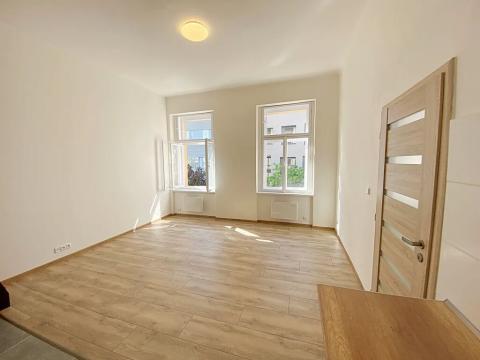 Pronájem bytu 2+kk, Praha - Smíchov, Rozkošného, 40 m2