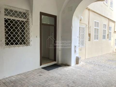 Pronájem kanceláře, Praha - Malá Strana, Karmelitská, 62 m2