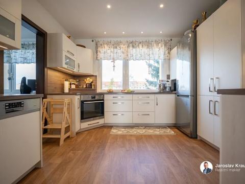 Prodej bytu 3+kk, Jičín, Lidické náměstí, 78 m2