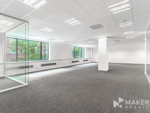 Pronájem kanceláře, Praha - Karlín, Thámova, 252 m2