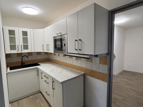 Pronájem bytu 2+1, Turnov, Výšinka, 43 m2