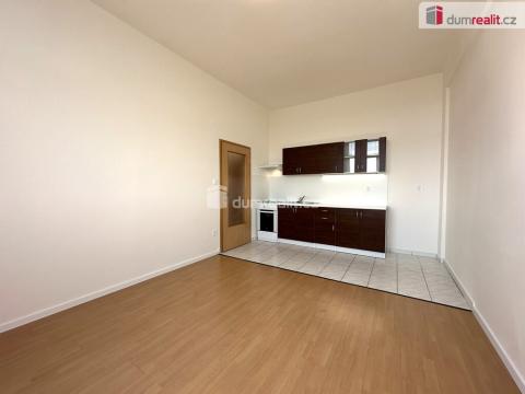 Pronájem bytu 2+kk, Zruč nad Sázavou, náměstí Míru, 35 m2