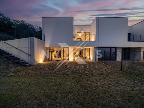 Prodej rodinného domu, Praha - Lysolaje, K Housličkám, 250 m2