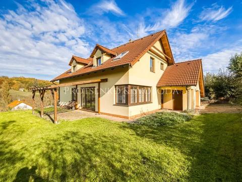 Prodej rodinného domu, Mořina, 239 m2