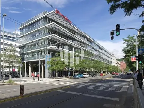 Pronájem kanceláře, Praha - Smíchov, Radlická, 432 m2