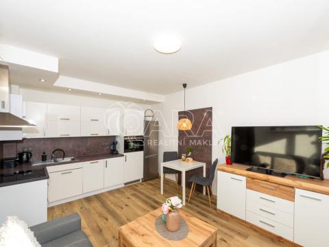 Pronájem bytu 2+kk, Trutnov - Střední Předměstí, Michnova, 38 m2