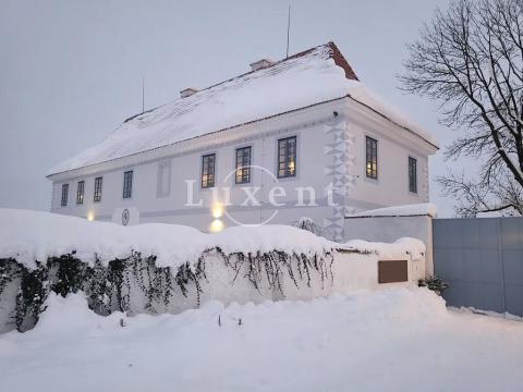 Prodej ubytování, Hluboká nad Vltavou, 1114 m2