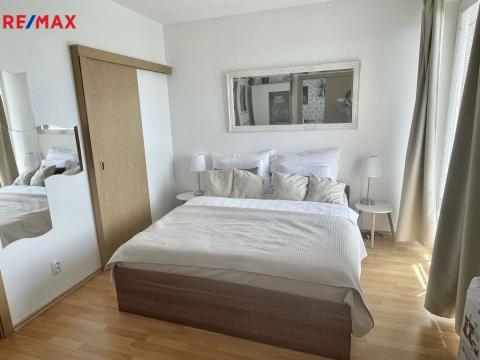 Pronájem bytu 2+kk, Jesenice, Nákupní, 55 m2