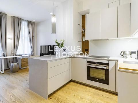 Prodej bytu 2+kk, Praha - Staré Město, Vězeňská, 62 m2