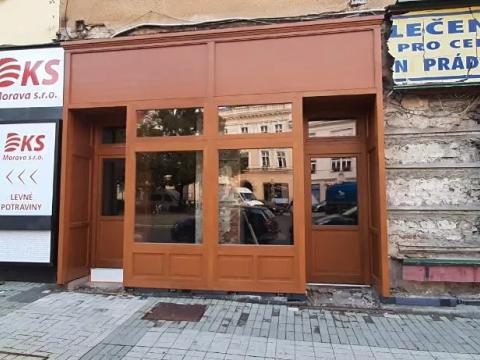 Pronájem obchodního prostoru, Prostějov, Žižkovo nám., 18 m2