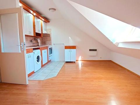 Prodej bytu 2+kk, Český Krumlov, Chvalšinská, 61 m2