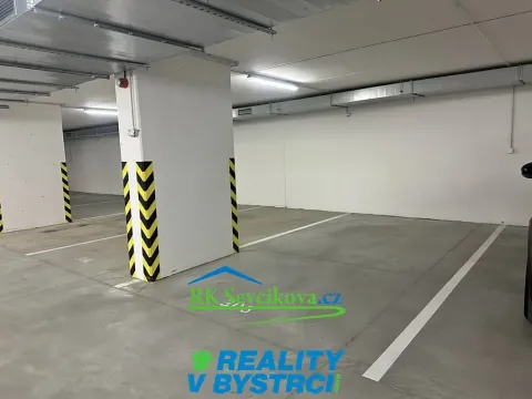 Pronájem garážového stání, Brno, Chvalovka, 14 m2