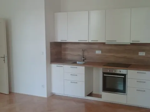 Pronájem bytu 3+kk, Hradec Králové, Ambrožova, 72 m2