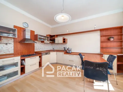 Prodej rodinného domu, Tršice, 700 m2