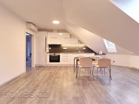 Pronájem bytu 3+kk, Praha - Karlín, Sokolovská, 62 m2