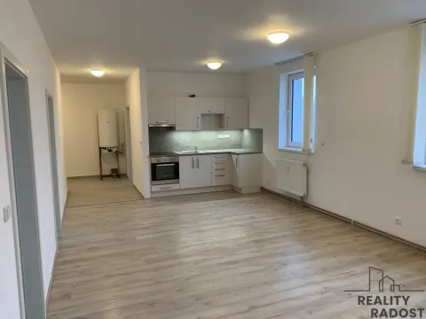Pronájem bytu 3+kk, Ledenice, Náměstí, 70 m2