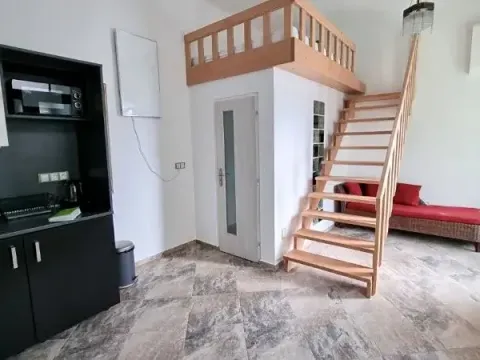 Pronájem bytu 1+kk, Jihlava, Lazebnická, 20 m2