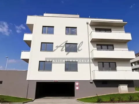 Pronájem garážového stání, Slavkov u Brna, 15 m2