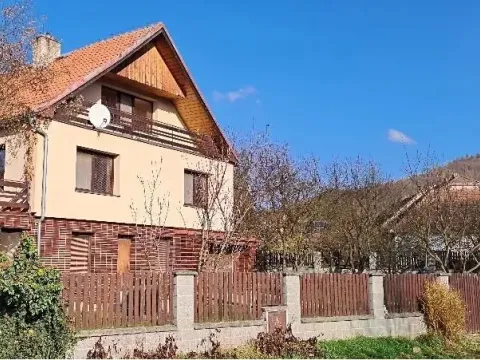 Prodej rodinného domu, Lomnička, 300 m2