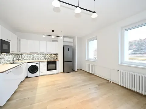 Pronájem bytu 2+kk, Praha - Smíchov, Kroftova, 58 m2