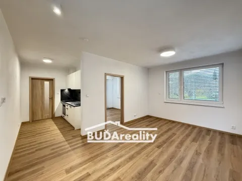 Pronájem bytu 2+kk, Otrokovice, tř. Osvobození, 40 m2