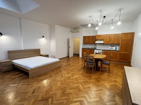 Pronájem bytu 1+kk, Praha - Staré Město, Národní, 50 m2