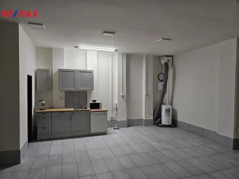 Pronájem obchodního prostoru, Praha - Žižkov, Vlkova, 50 m2