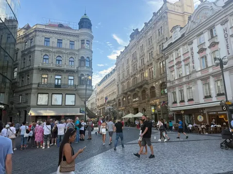 Pronájem restaurace, Praha - Nové Město, Václavské náměstí, 350 m2