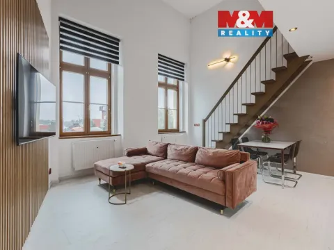 Prodej bytu 4+kk, Klatovy - Klatovy III, Husovo náměstí, 78 m2