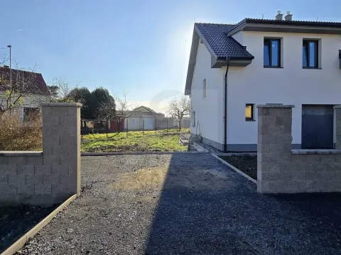 Prodej bytu 4+kk, Přerov nad Labem, 126 m2