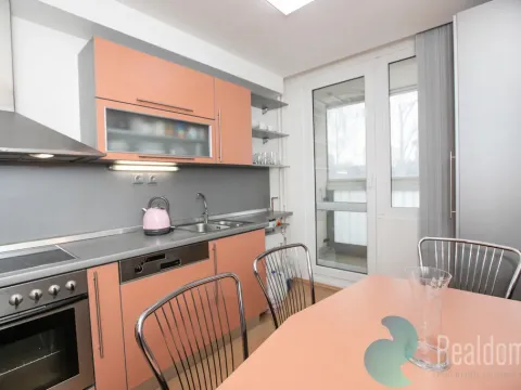 Prodej bytu 3+1, Praha, Brandlova, 67 m2