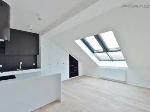 Prodej bytu 1+kk, Praha - Vinohrady, Laubova, 39 m2