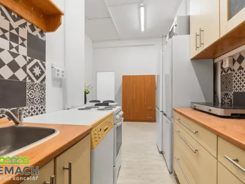 Pronájem bytu 4+1, Uherské Hradiště, náměstí Republiky, 92 m2