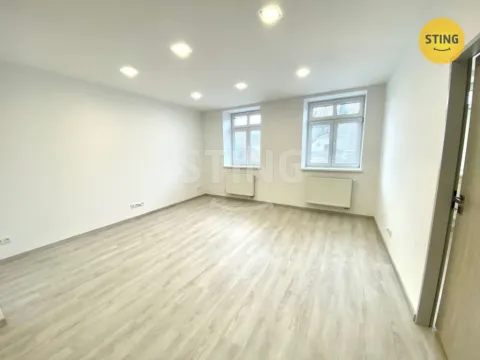 Pronájem bytu 2+1, Opava - Předměstí, náměstí Svaté Trojice, 57 m2