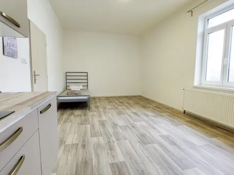 Pronájem bytu 1+kk, Valašské Meziříčí, Husova, 33 m2
