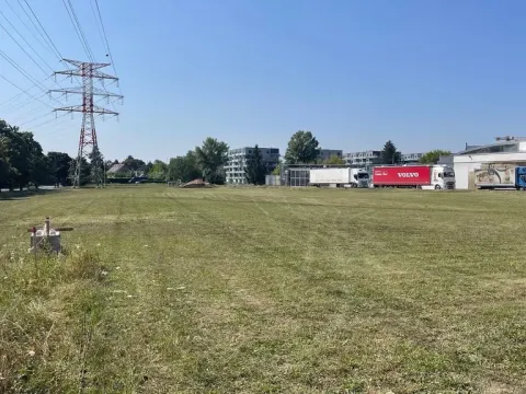 Prodej komerčního pozemku, Praha, 8990 m2