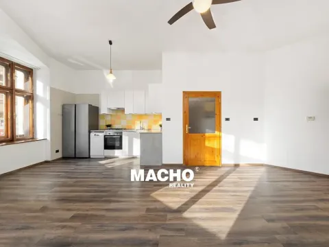 Pronájem bytu 3+kk, Praha - Vršovice, Černomořská, 70 m2