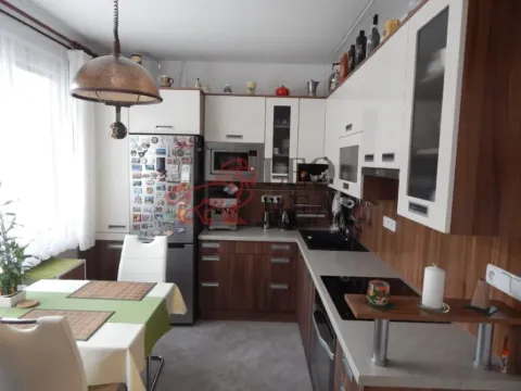 Prodej bytu 3+1, Svoboda nad Úpou, Rýchorské sídliště, 75 m2