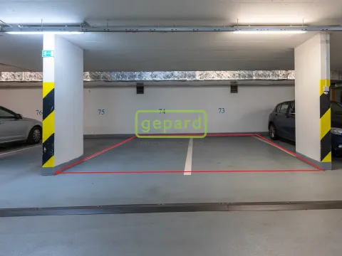 Prodej garážového stání, Praha, náměstí Přátelství, 25 m2