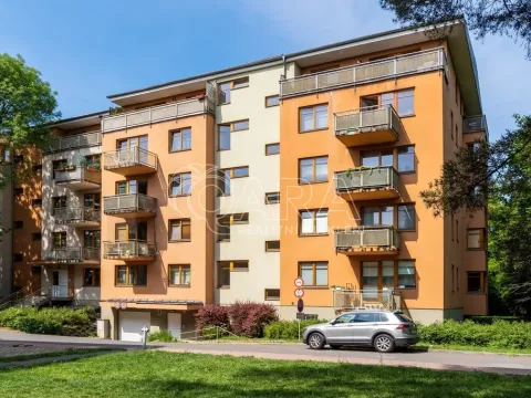 Pronájem garážového stání, Praha - Záběhlice, Podle náhonu, 18 m2