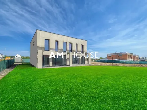 Prodej bytu 4+kk, Praha - Březiněves, Zvěřinových, 153 m2