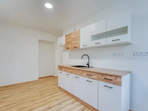 Pronájem bytu 2+1, Klatovy, 60 m2