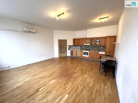 Pronájem bytu 2+kk, Praha - Vysočany, Kolbenova, 82 m2