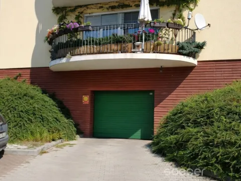 Pronájem garážového stání, Praha - Smíchov, Na Hřebenkách, 15 m2